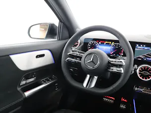 MERCEDES-BENZ GLA 200 Night Star 7G-D