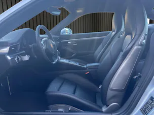 PORSCHE 911 Carrera 4S