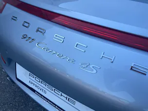 PORSCHE 911 Carrera 4S