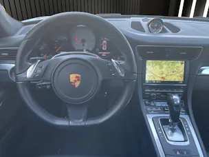 PORSCHE 911 Carrera 4S