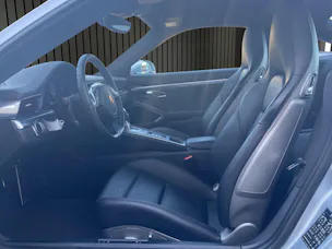 PORSCHE 911 Carrera 4S