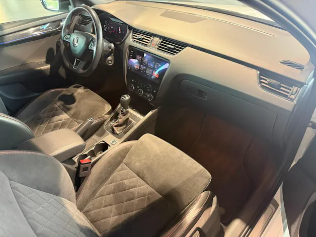 Škoda Octavia Combi 2.0 TSI RS DSG