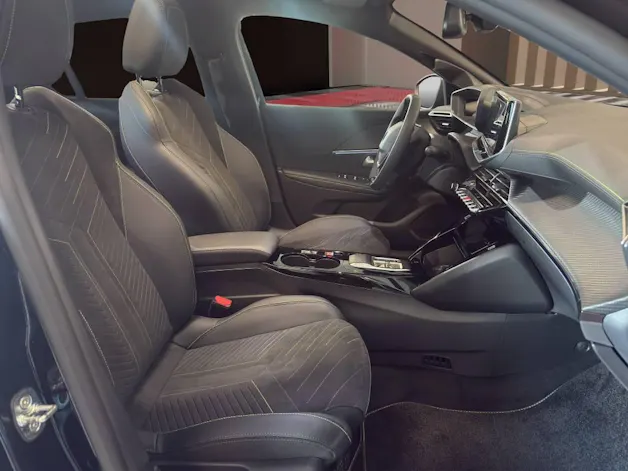 Peugeot 208 1.2 MHEV 145 GT