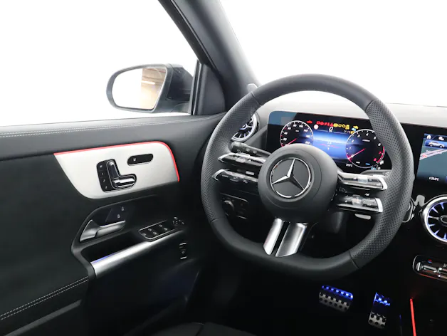 Mercedes-Benz GLA 200 Night Star 7G-D