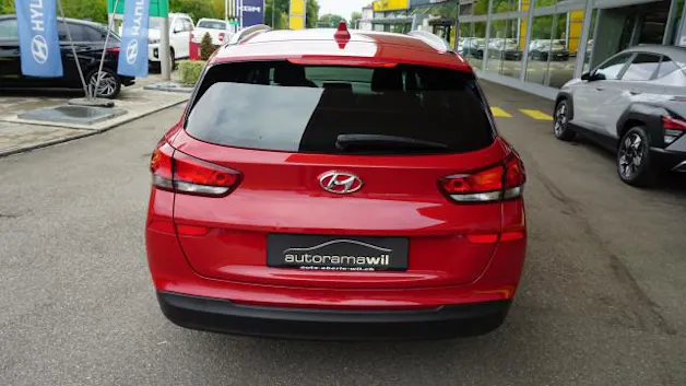 Hyundai i30 1.4 T-GDi Amplia