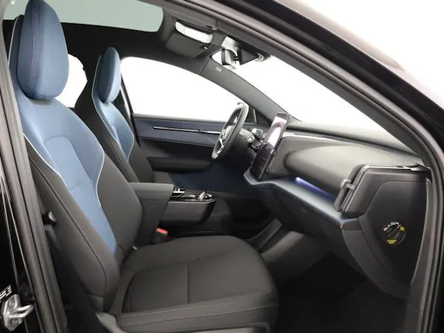 Volvo EX30 CC E60 Twin Performance AWD