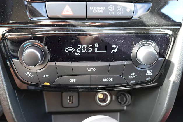 Suzuki Vitara 1.4 Boosterjet Piz Sulai Top 4x4 Hybrid CH Auto * 3 ans de Garantie * Clim Auto * Keyless * Caméra * Toit ouvrant *