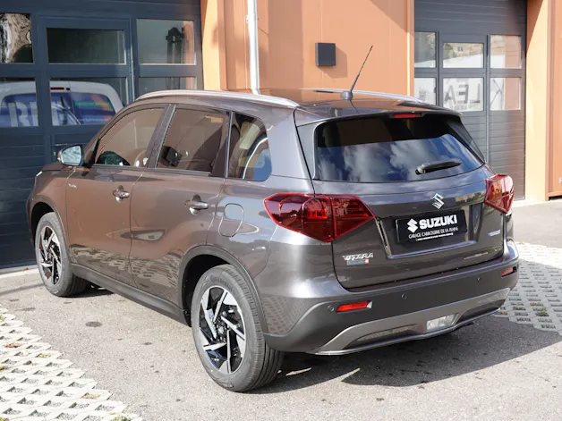 Suzuki Vitara 1.4 Boosterjet Piz Sulai Top 4x4 Hybrid CH Auto * 3 ans de Garantie * Clim Auto * Keyless * Caméra * Toit ouvrant *