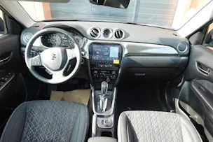 Suzuki Vitara 1.4 Boosterjet Piz Sulai Top 4x4 Hybrid CH Auto * 3 ans de Garantie * Clim Auto * Keyless * Caméra * Toit ouvrant *