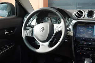 Suzuki Vitara 1.4 Boosterjet Piz Sulai Top 4x4 Hybrid CH Auto * 3 ans de Garantie * Clim Auto * Keyless * Caméra * Toit ouvrant *