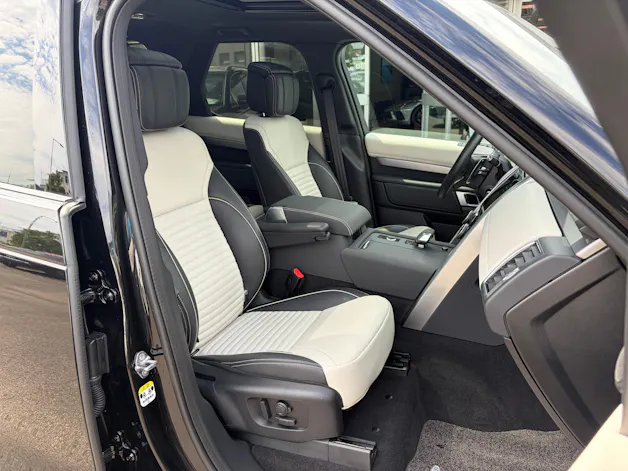 Land Rover Discovery 3.0 i6 360 R-Dynamic HSE AWD Automatic