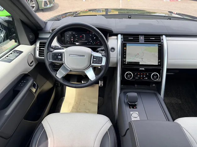 Land Rover Discovery 3.0 i6 360 R-Dynamic HSE AWD Automatic