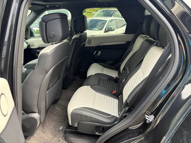 Land Rover Discovery 3.0 i6 360 R-Dynamic HSE AWD Automatic