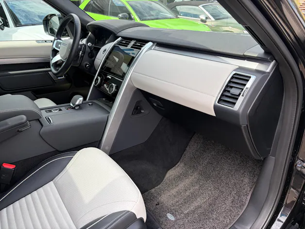 Land Rover Discovery 3.0 i6 360 R-Dynamic HSE AWD Automatic