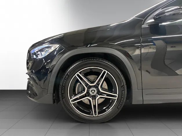 Mercedes-Benz GLA 200 AMG Line 7G-DCT