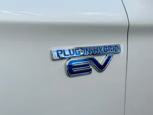 Mitsubishi Outlander 2.0 PHEV Diamond 4WD Automatic