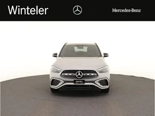 MERCEDES-BENZ GLA 200 Night Star 7G-D