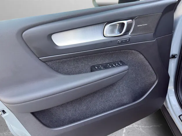 Volvo XC40 2.0 B4 MH Plus Dark