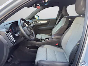 VOLVO XC40 2.0 B4 MH Plus Dark