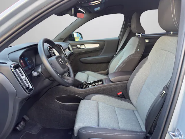 Volvo XC40 2.0 B4 MH Plus Dark