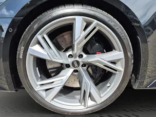 AUDI RS6 Avant 4.0 TFSI V8 quattro