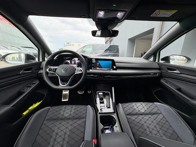 VW Golf 1.5 eTSI mHEV ACT R-Line DSG