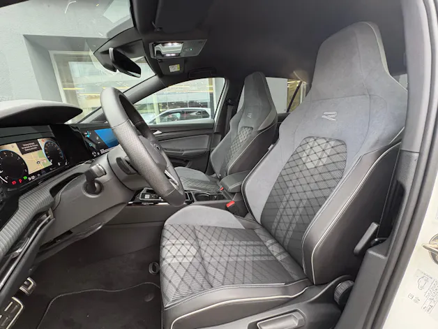 VW Golf 1.5 eTSI mHEV ACT R-Line DSG