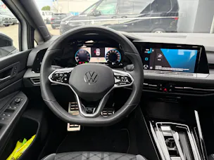 VW Golf 1.5 eTSI mHEV ACT R-Line DSG