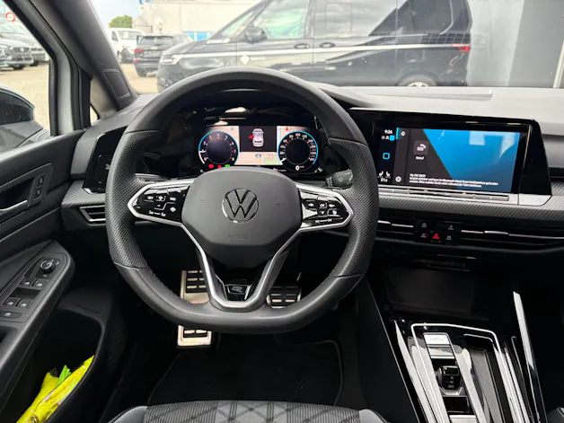 VW Golf 1.5 eTSI mHEV ACT R-Line DSG