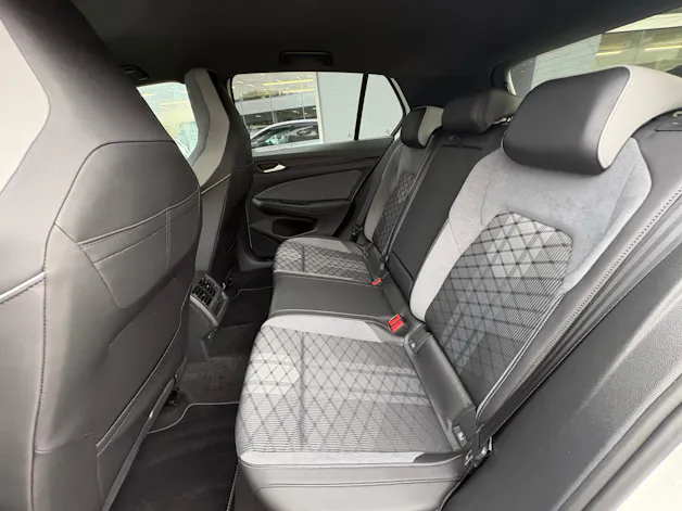 VW Golf 1.5 eTSI mHEV ACT R-Line DSG