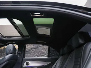 MERCEDES-BENZ E 220 d AMG Line 9G-Tronic *CH-Fahrzeug*Panorama*Head-Up*360°*