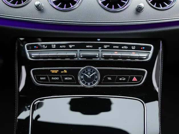 Mercedes-Benz E 220 d AMG Line 9G-Tronic *CH-Fahrzeug*Panorama*Head-Up*360°*