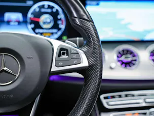 MERCEDES-BENZ E 220 d AMG Line 9G-Tronic *CH-Fahrzeug*Panorama*Head-Up*360°*