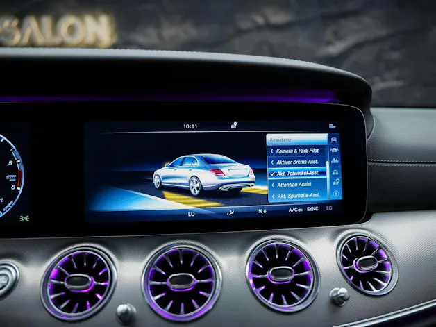 Mercedes-Benz E 220 d AMG Line 9G-Tronic *CH-Fahrzeug*Panorama*Head-Up*360°*