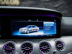 MERCEDES-BENZ E 220 d AMG Line 9G-Tronic *CH-Fahrzeug*Panorama*Head-Up*360°*