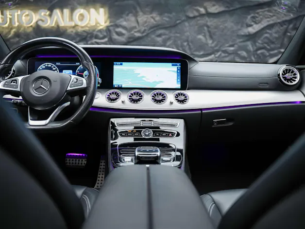 Mercedes-Benz E 220 d AMG Line 9G-Tronic *CH-Fahrzeug*Panorama*Head-Up*360°*