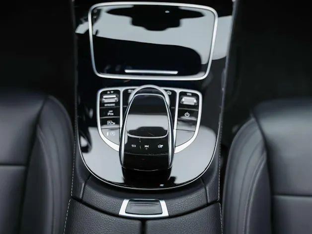 Mercedes-Benz E 220 d AMG Line 9G-Tronic *CH-Fahrzeug*Panorama*Head-Up*360°*