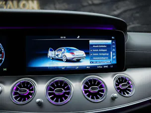 MERCEDES-BENZ E 220 d AMG Line 9G-Tronic *CH-Fahrzeug*Panorama*Head-Up*360°*