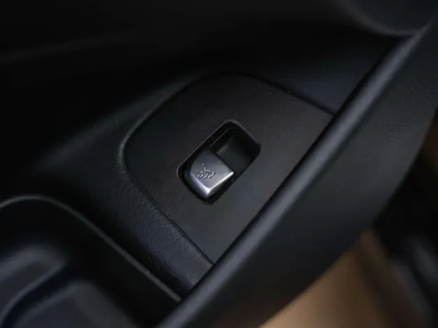 Mercedes-Benz E 220 d AMG Line 9G-Tronic *CH-Fahrzeug*Panorama*Head-Up*360°*