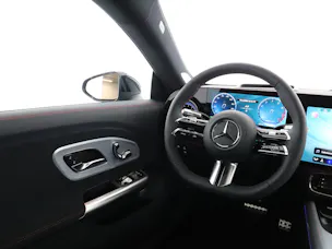 MERCEDES-BENZ CLA 220 8G-DCT 4Matic
