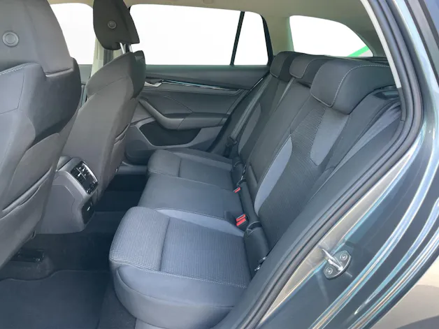 Škoda Octavia Combi 1.5 TSI mHEV DSG Dynamic