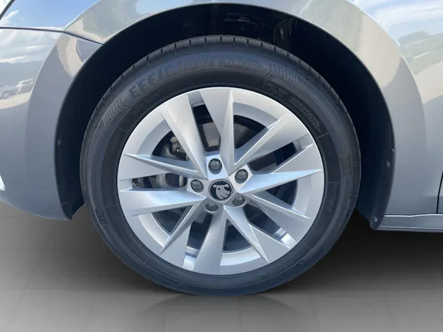 Škoda Octavia Combi 1.5 TSI mHEV DSG Dynamic