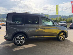 FORD Tourneo Connect 1.5 PHEV Active Automat