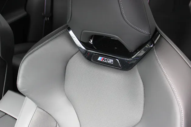 BMW M5 xDrive *M Marina Bay Blau metallic*