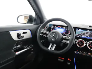 MERCEDES-BENZ GLA 220d 4M Swiss Star