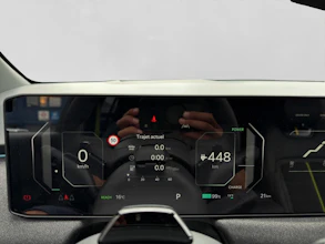 https://vehicle.imgix.net/4428822/c0c6eb95-81e3-4158-a6c7-0ff3be6997ce.jpg