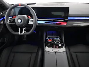 BMW M5 xDrive