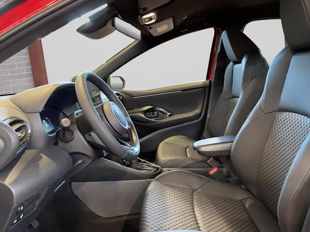 Toyota Yaris 1.5 VVT-i HSD Premium