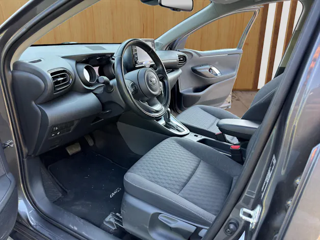 Toyota Yaris 1.5 VVT-i HSD Trend