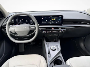 https://vehicle.imgix.net/4428943/718d75f6-67d6-4779-b4b8-226fca9b1b0d.jpg